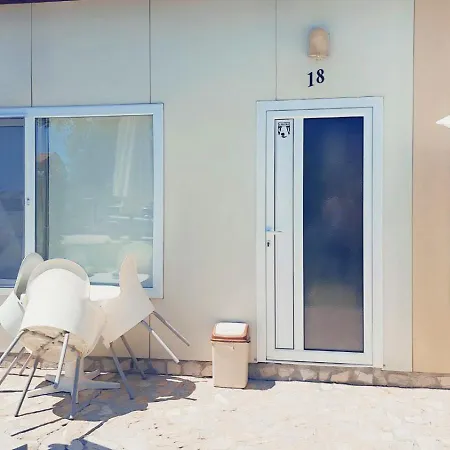 Di Mare Village 2* קרנבו