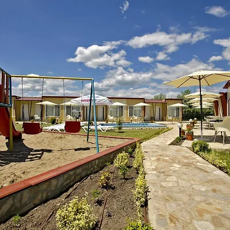 פארק נופש Di Mare Village קרנבו
