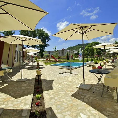 Di Mare Village 2* קרנבו